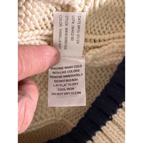 NWT Johnnie-O Women's XS Varsity Cable Knit Cotton Sweater Vanilla Navy V Neck - Picture 9 of 9